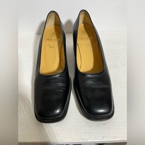 BRUNO MAGLI Women’s Black Leather block heel shoe. Size 8 Made in Bologna, Italy